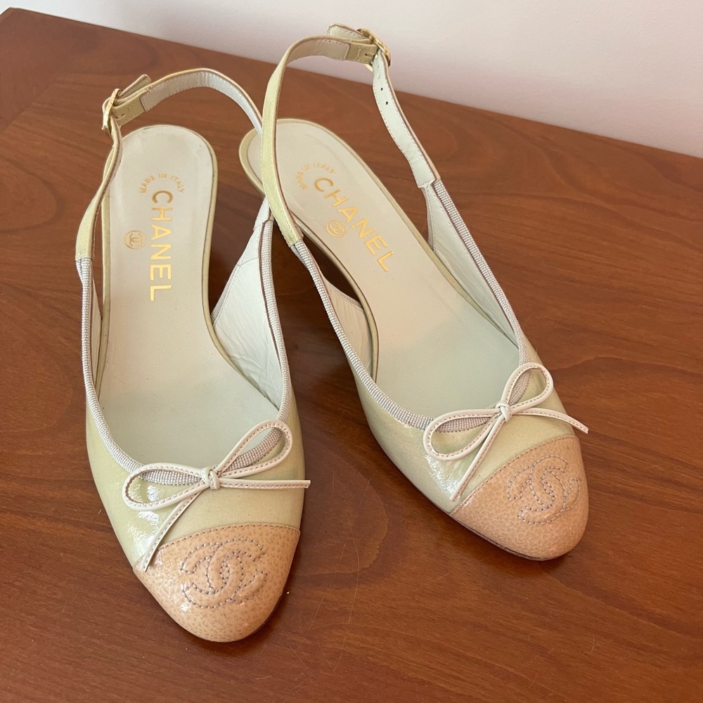 Vintage Chanel Cap Toe Two Tone Slingback Kitten Heel Size 37